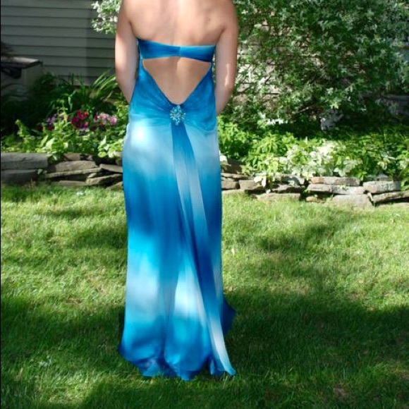 ✨Faypana Couture Prom Dress; FREE jewelry✨ - Picture 3 of 8